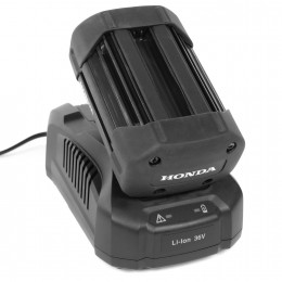 Chargeur rapide HONDA CV3680 XAEM 8A avec batterie en charge